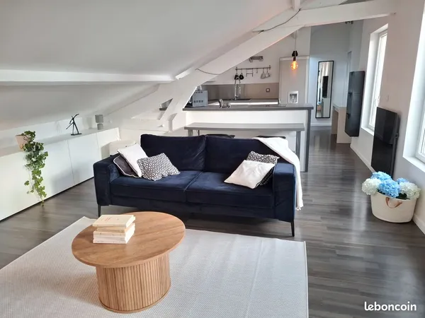Appartement meublé, lumineux avec parking quartier Carnot