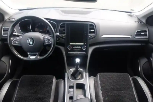 Renault Megane mégane iv berline tce 140 energy — photo 9