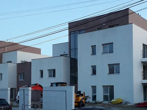 Garage box fermé dans une résidence sécurisée