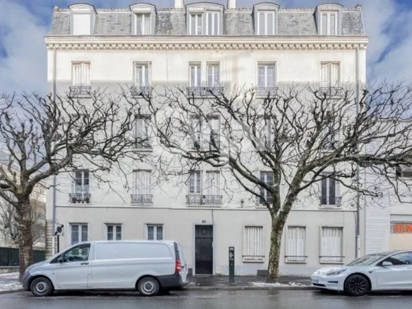LE RAINCY CENTRE-VILLE - F5 - 100 m² LOI CARREZ - SOUPLEX - TERRASSE - SANS AGENCE