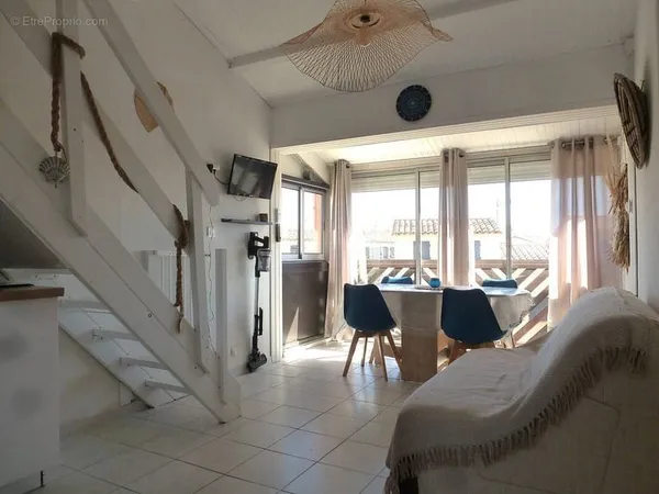 Studio mezzanine meublé