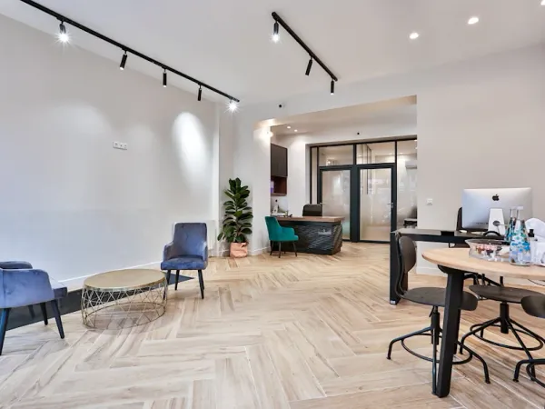 Local 81 m²