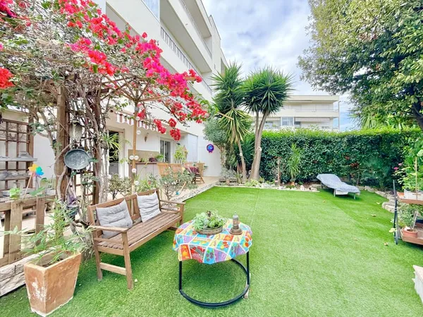 ANTIBES SAINT JEAN 3P 70 M2 EN REZ DE JARDIN