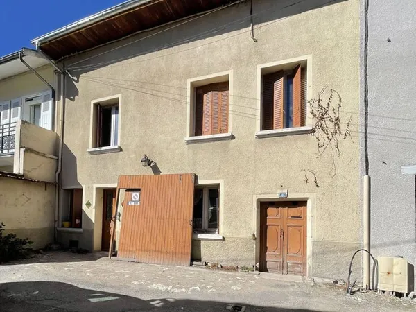 Maison 7 pièces 244 m²