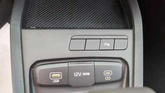 Kia Stonic 1.0 t-gdi 100 ch dct7 — photo 62