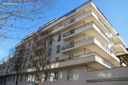 Issy - RER C - coloc sympa - 1 chambre meublée