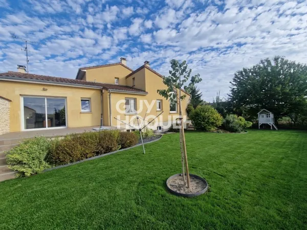 Maison à vendre de 6 pièces de 131.8 m²