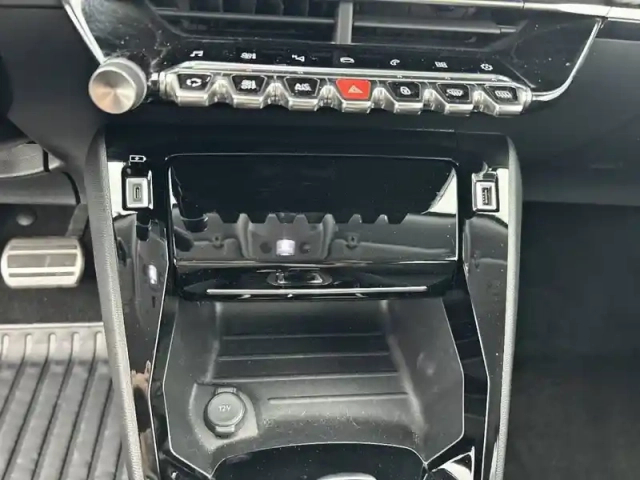 Peugeot 2008 puretech 130 s&amp;s eat8 — photo 24
