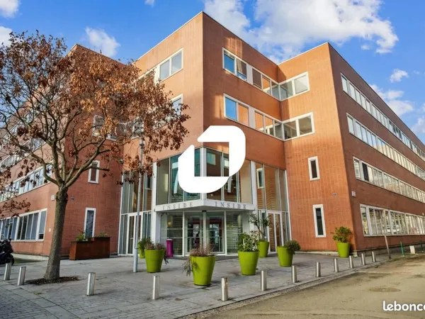 Bureaux 2 740 m²