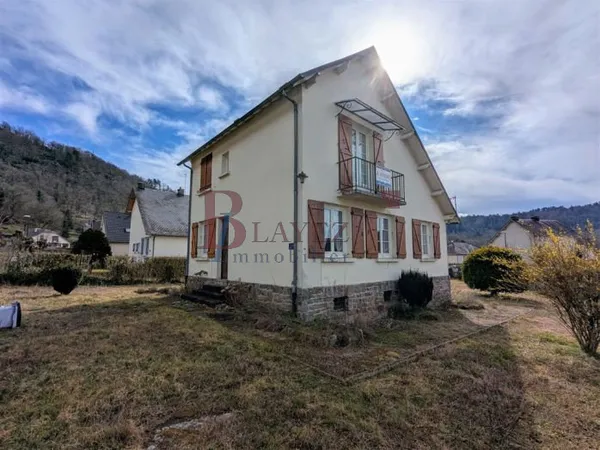 Jolie maison dans quartier résidentiel