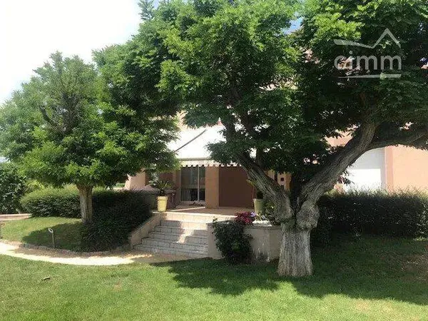 Maison 9 pièces 247 m²