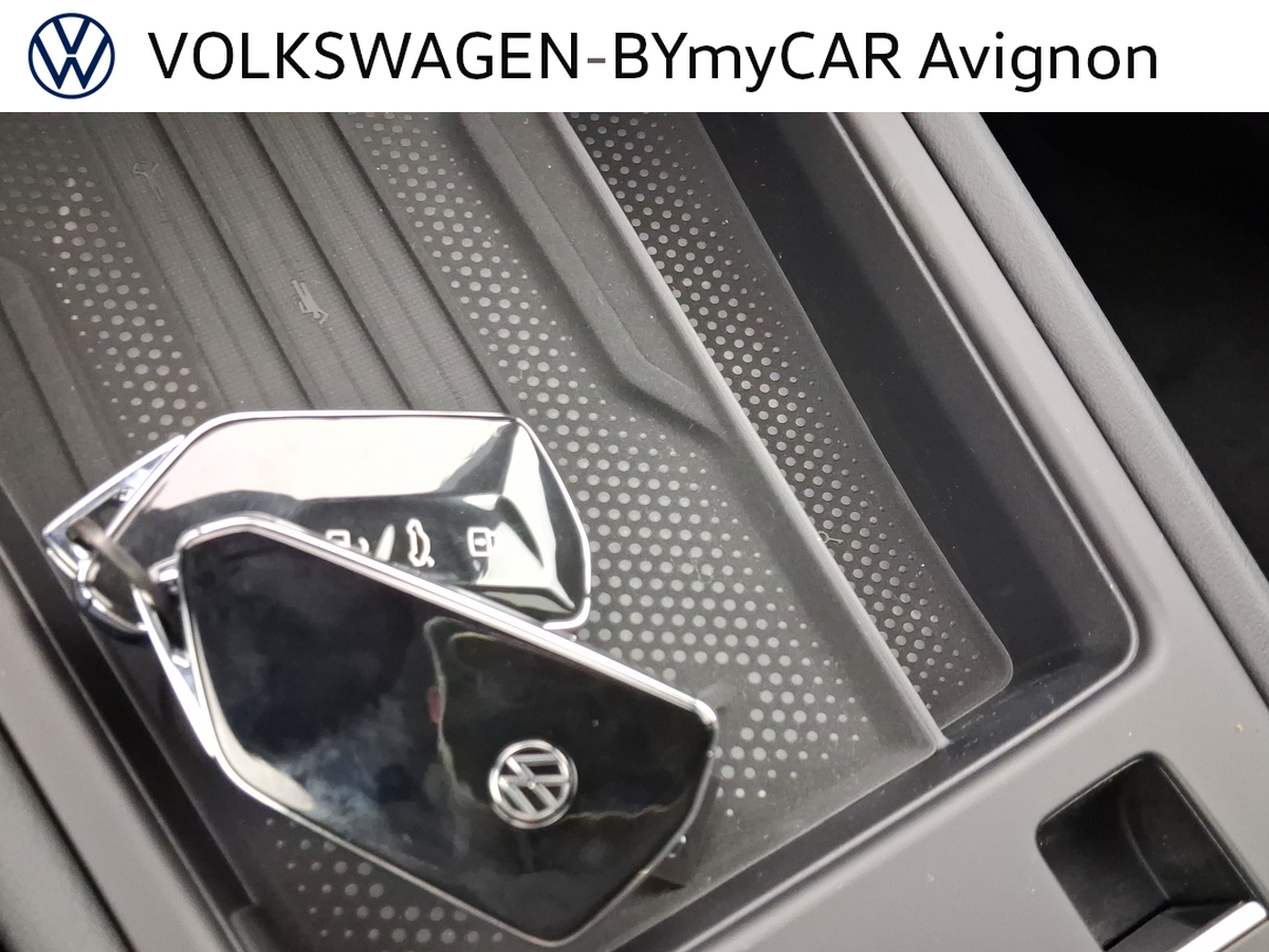Volkswagen T-Roc 1.5 eTSI EVO2 Hybrid 150 ch DSG7 — photo 34