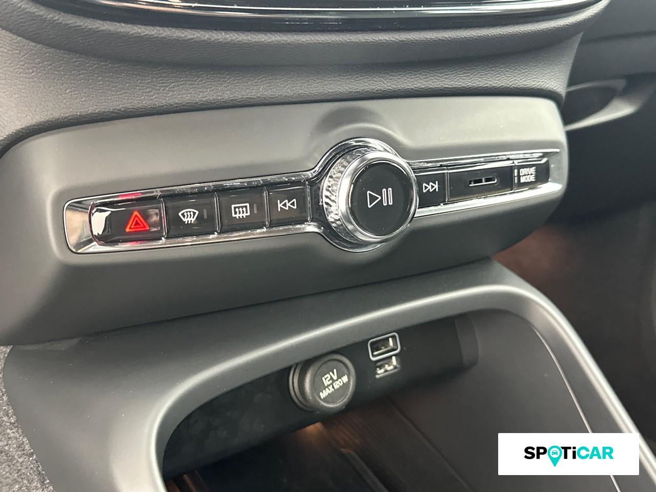 Volvo Xc40 xc 40 t4 recharge 129 + 82ch start dct 7 — photo 15