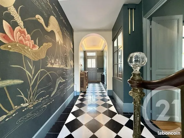 Maison 7 pièces 204 m²