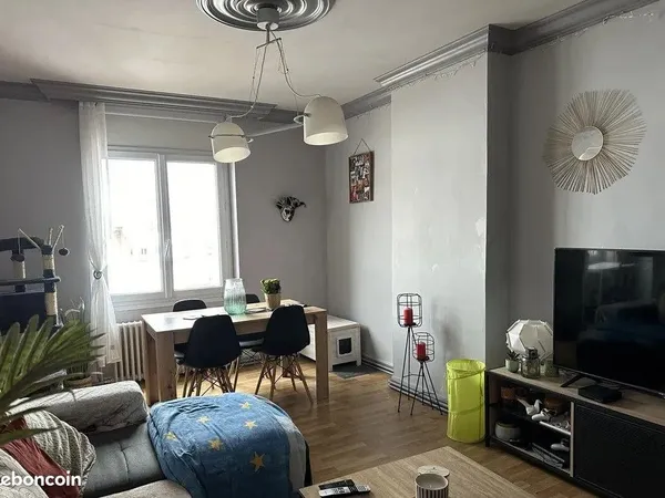 Grand F2 60m² lumineux et en parfait état