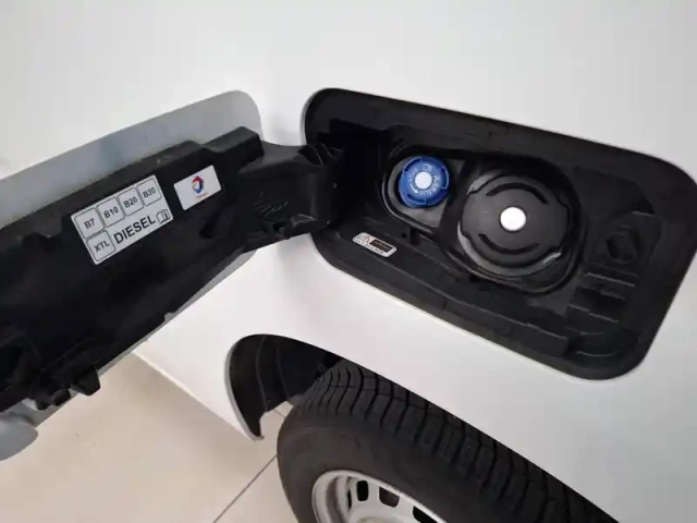 Peugeot Partner fourgon standard 650 kg bluehdi 100 s&amp;s bvm5 — photo 4