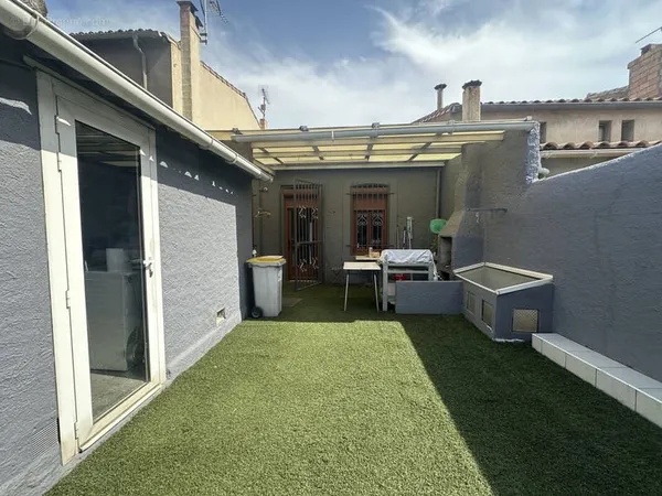 Rue Trivalle : Grand appartement + Local commercial avec garage Idéal investissement ou activité ind