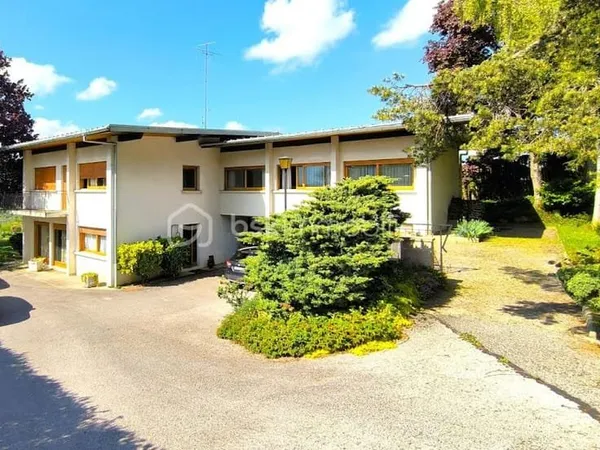 Maison 8 pièces 361 m²