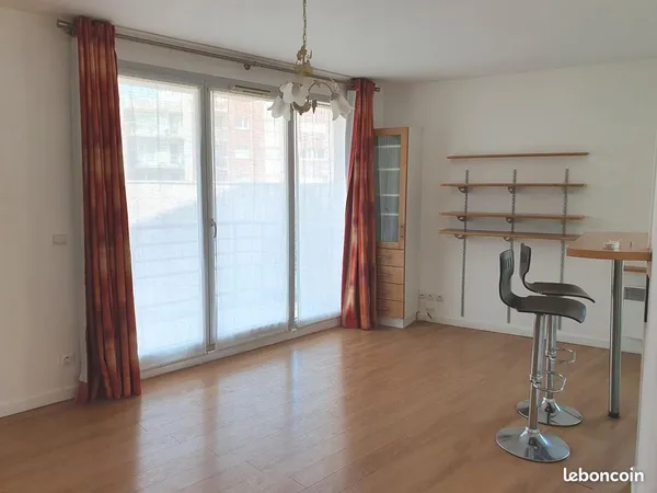 Tourcoing Quai de Cherbourg T2 avec balcon et parking