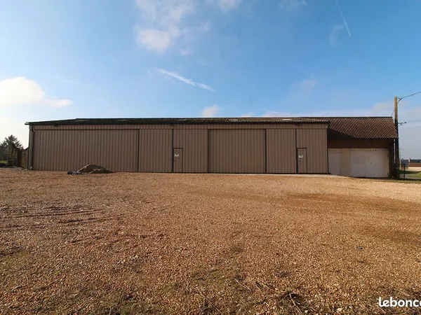 Bureaux 340 m² TREMBLAY LES VILLAGES