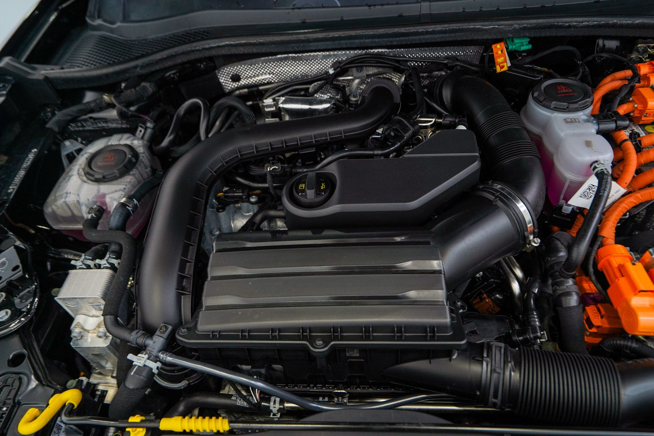 Cupra Leon — photo 32
