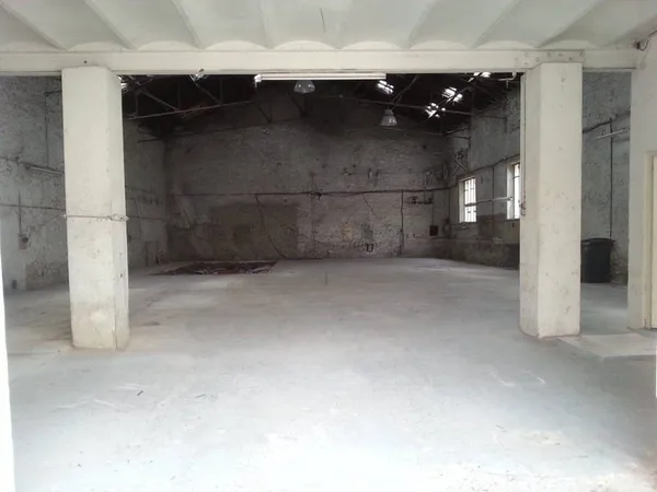 Local commercial 350 m²