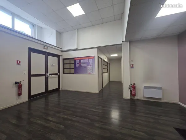 Local 44 m² Floing