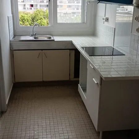 F4 85m² Centre-ville proximité EDF parking & ascenseur
