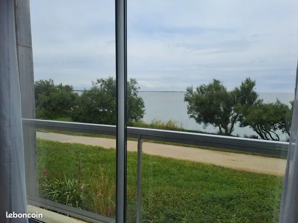 Studio avec coin nuit vue mer