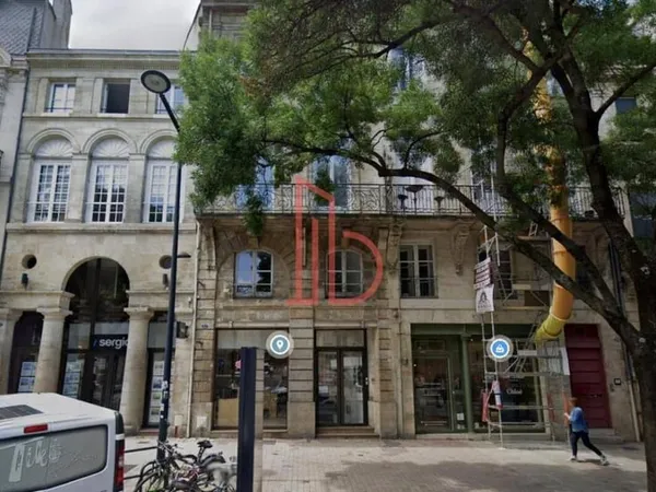 Bureaux 300 m²