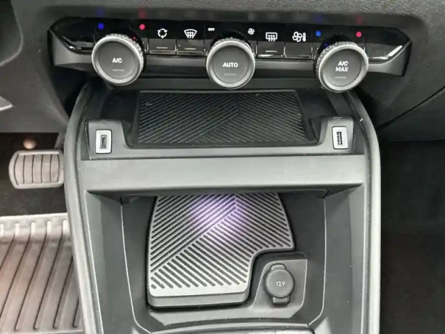 Citroën C4 e- 136 ch automatique — photo 24