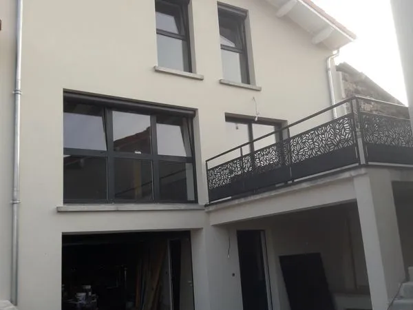 Maison Vente Lissac 4p 125m² 780€