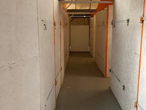 Box 15 m2 disponible à Lège