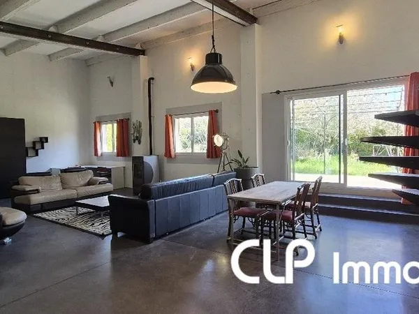 Maison 5 pièces 255 m²