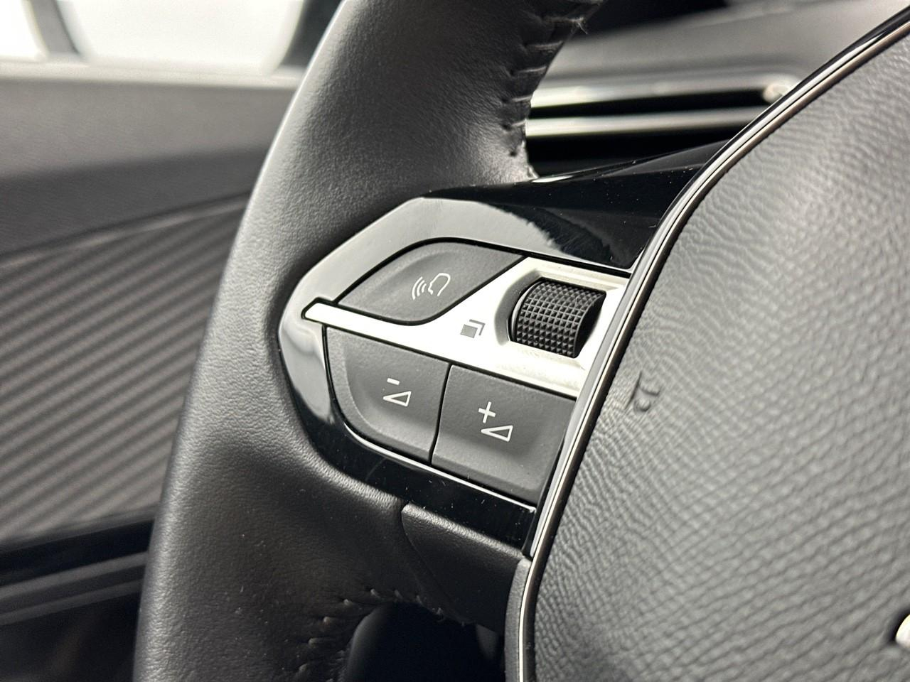 Peugeot 2008 puretech 100 s&s bvm6 style — photo 19