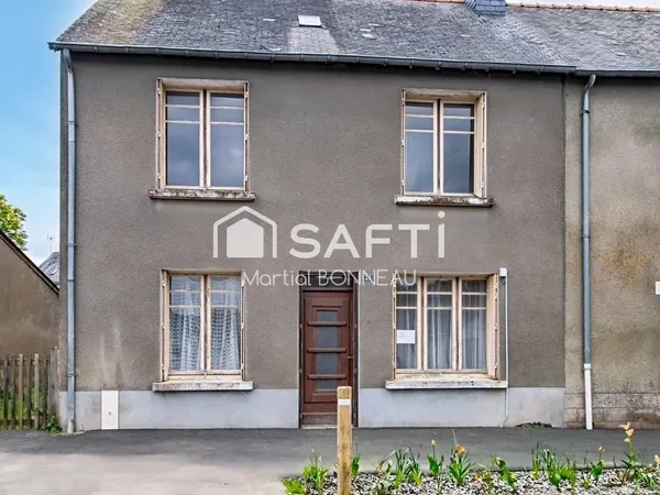 Au coeur du bourg, une maison où tout se fait à pied et où il fait bon vivre.