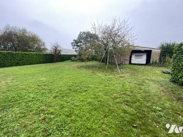 Terrain 793 m²