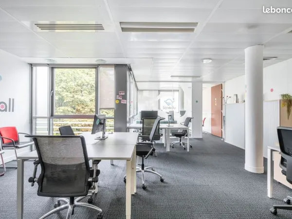 Bureau privé à louer pour 5 personnes à Paris Saint Lazare
