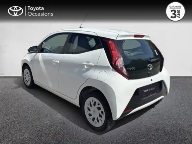 Toyota Aygo 1.0 vvt-i 72ch x-play 5p my20 — photo 2