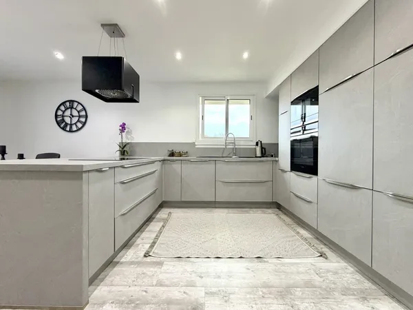 Maison de 6 pièces (140 m²) en vente à Cébazat