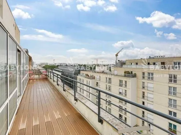 Bureaux 648 m²