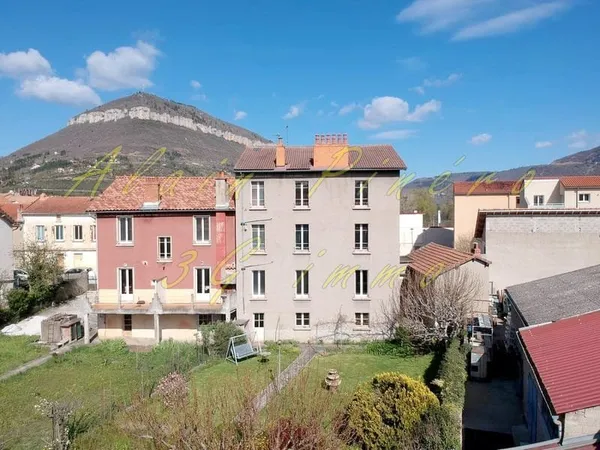 Immeuble 16 pièces