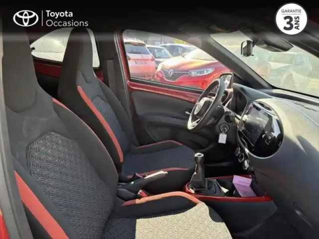 Toyota Aygo X 1.0 vvt-i 72ch design my24 — photo 6