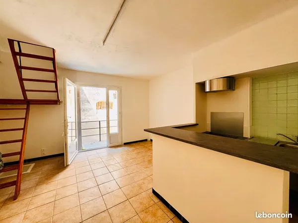 Appartement F2 1 étage rénové