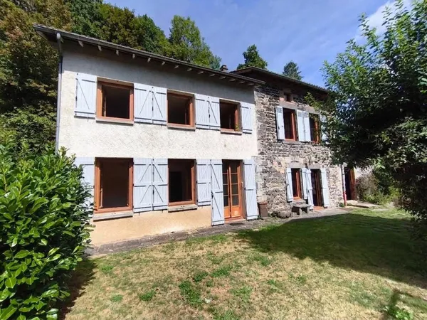 Rare : maison en pierre recherchée sur Aydat !
