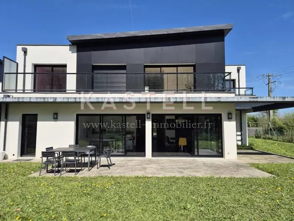 Maison 7 pièces 216 m²