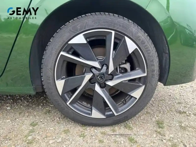 Peugeot 308 phev 180 e-eat8 — photo 11