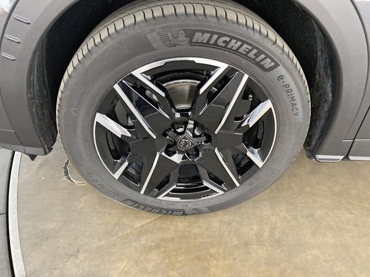 Peugeot 3008 hybrid 145 e-dcs6 gt — photo 11