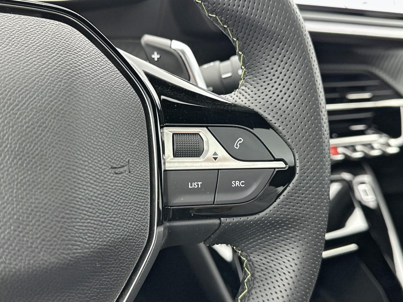 Peugeot 208 hybrid 136 e-dcs6 gt — photo 18