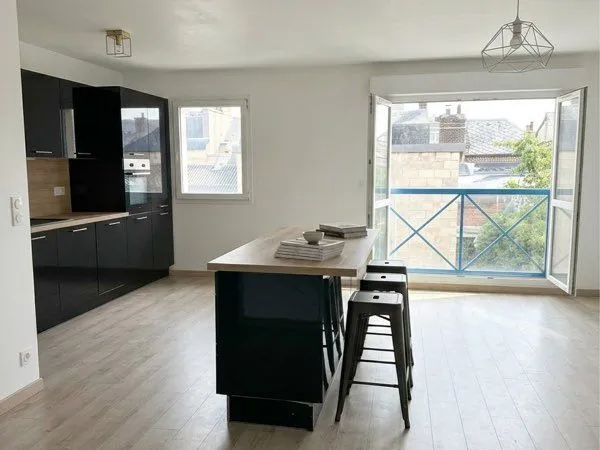 Appartement T3 lumineux de 80 m² + 2 Garages fermés en sous-sol - Quartier Saint-Clément / Métro